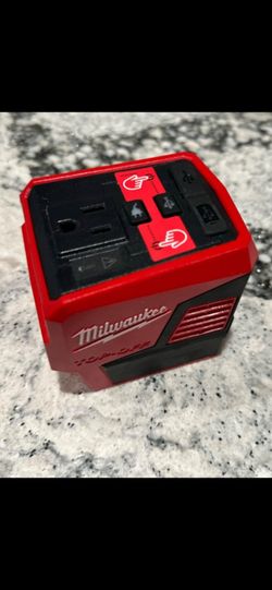 Milwaukee
M18 18V Lithium-Ion TOP-OFF Charger & Power Supply (Tool-Only)