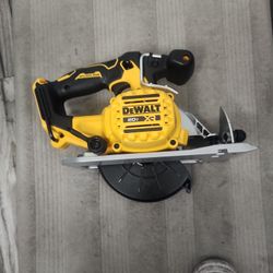 "DEWALT DCS565B Xr 20V MAX Cordless Circular Saw (Tool Only)"