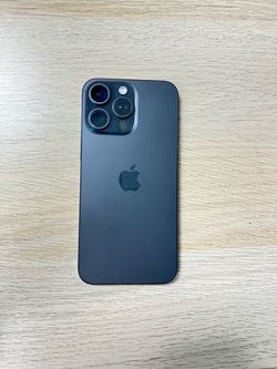 iPhone 15 Pro Max - Unlocked - 256GB