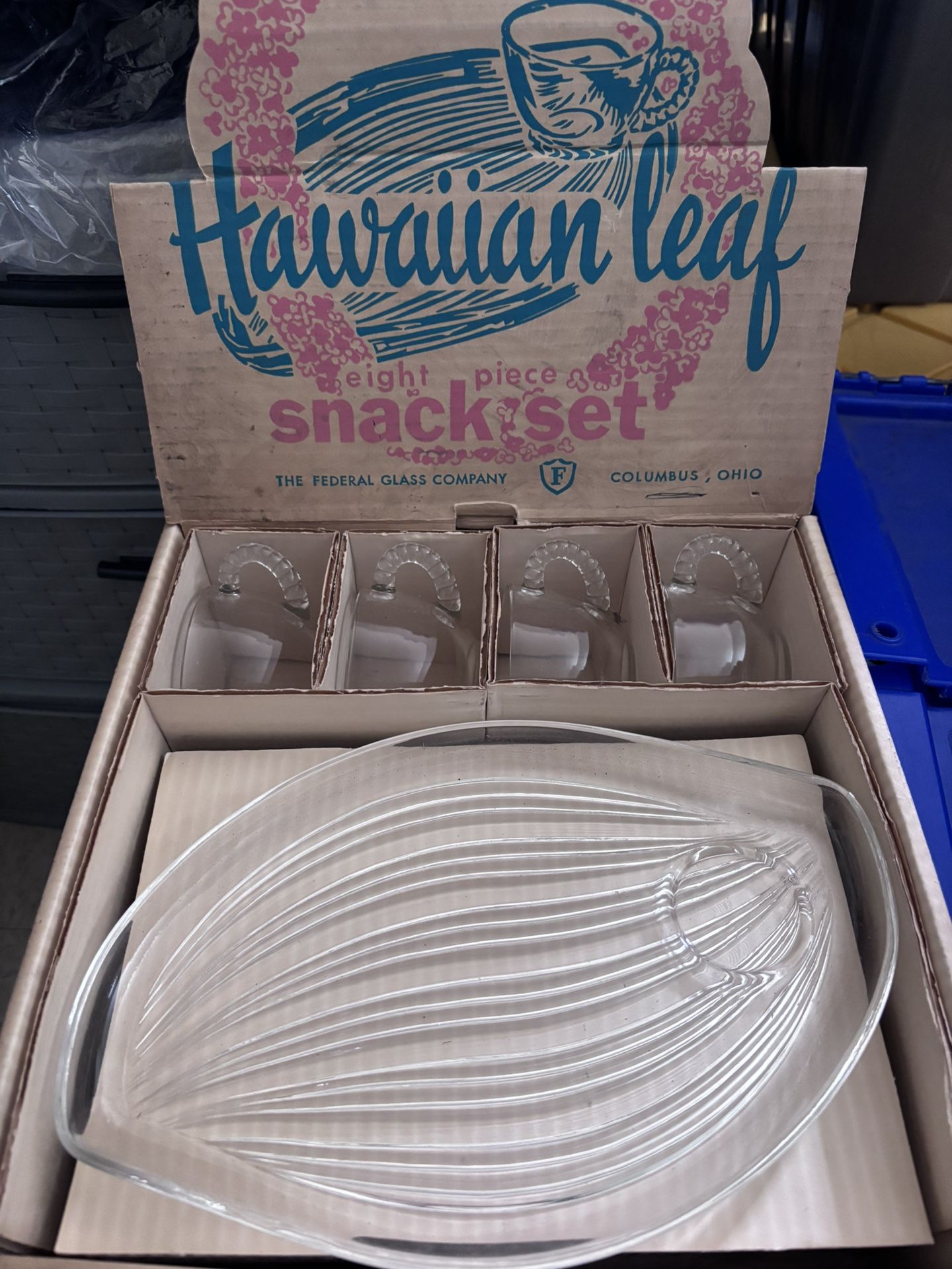 Federal Glass Company Hawaiian Leaf 8 Piece Snack Set - Vintage