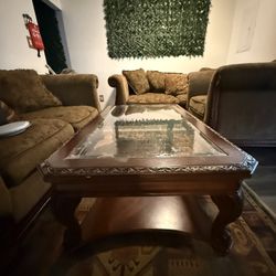 Living room sofa set with tea table good condition 