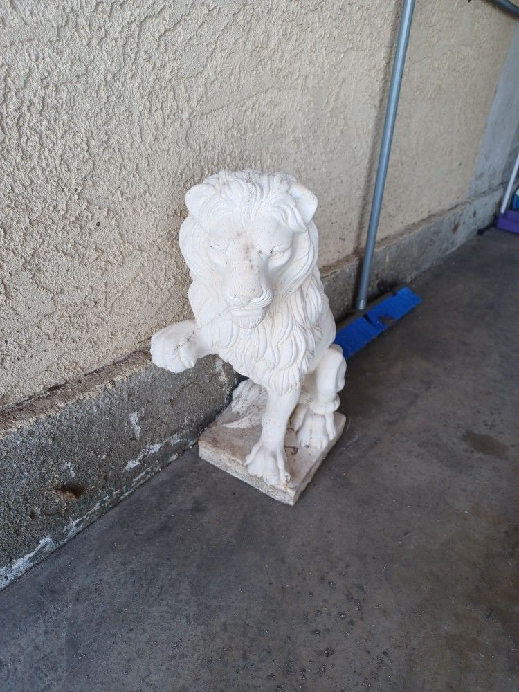 Heavy Cement Lion Statue 