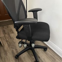 Realspace Ergonomic Mesh Mid-Back Task Office Chair, Black $80 Firm On Price