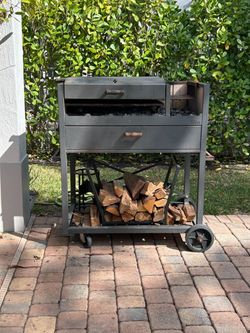Ñuke charcoal grill