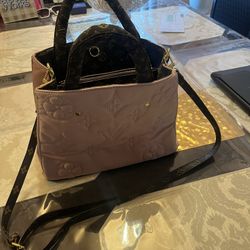 Women’s Pink Handbag!!! 