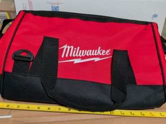 Milwaukee medium 16" contractors bag