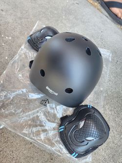 Brand New Helmet Size M.. Asking $30