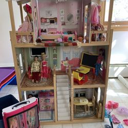 Barbie House & Lot of Furnishings, Barbie Clothes, Accessories and Barbie Dolls