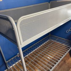Twin Bunkbed