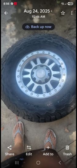BFGoodrich AllTerrian  tire good for truck T/A Kos 
Lt 315/70 R with aluminium  ring