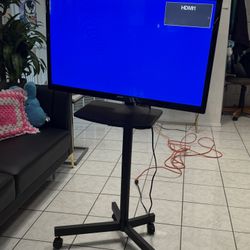 SANYO TV With Stand  27 Inches