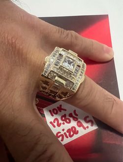 10K Solid Gold Ring For Wedding CUBIC ZIRCONIUM STONES 12.8Gr Size 9.5