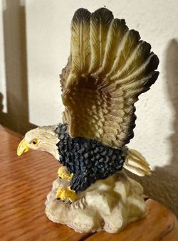 Vintage American Bald Eagle Figurine Sculpture 3 1/2" Bird
