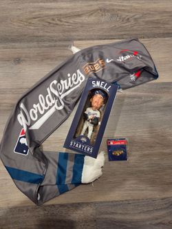 New Snell Dodgers Bobblehead, scarf & pin