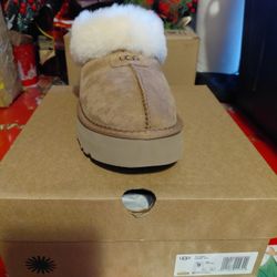 UGG Women  Tazzlita Platform Slippers