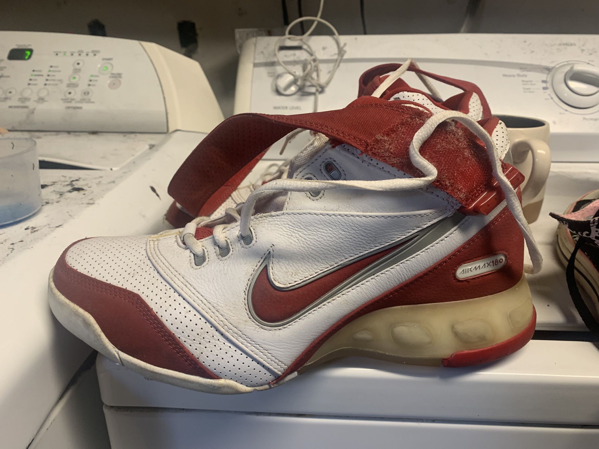 Nike Air Max 180 basketball shoes, size 10.5
