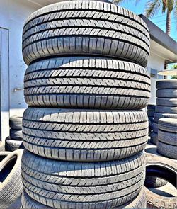 225/60/17yokohama vendo un set de llantas usadas excelente condiciones de vida las 4 ✅🤩I am selling a set of used tires, all 4 in excellent living co