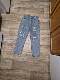 Boyfriend Ripped Jeans 