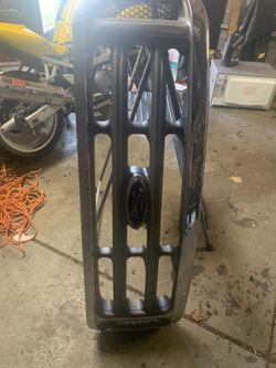 2004 Ford F250 Grill