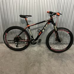 BICYCLE GIANT 27 SPEED SIZE 27,5 BRAND NEW 