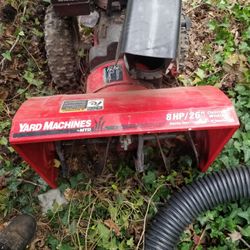 MTD 26" SNOW BLOWER 