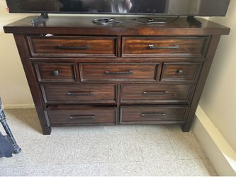 9 Dresser wood Bobs furniture