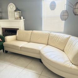 Leather Cream Sofa. Sofa De Piel Color Crema 