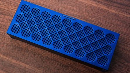 Jawbone Mini Bluetooth with charger