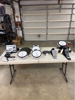 Roland TD-8 V-Drums electronic drum kit