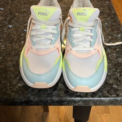 Women’s Puma 8 1/2 In Very Good Shape