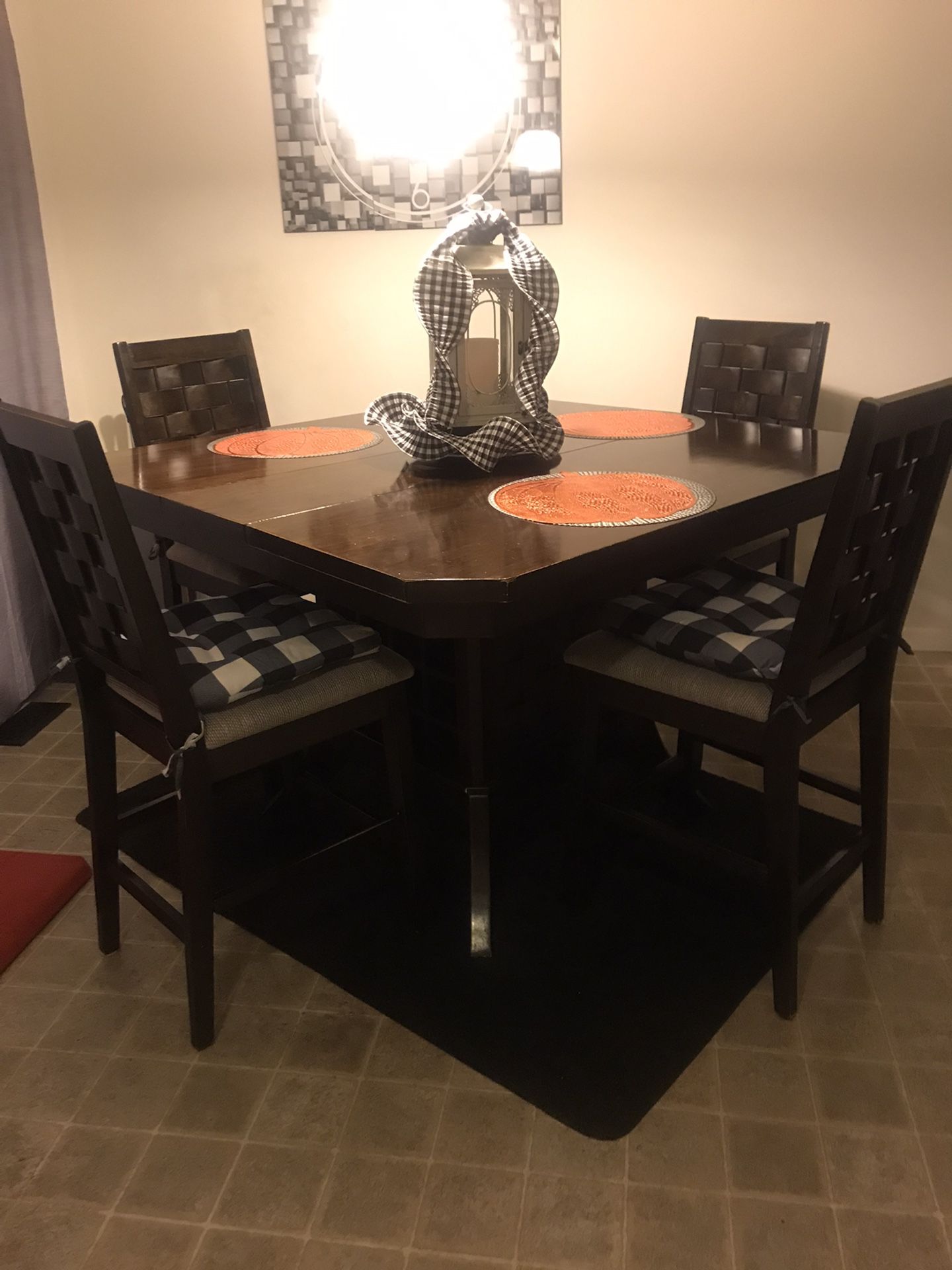 Kitchen Table/chairs