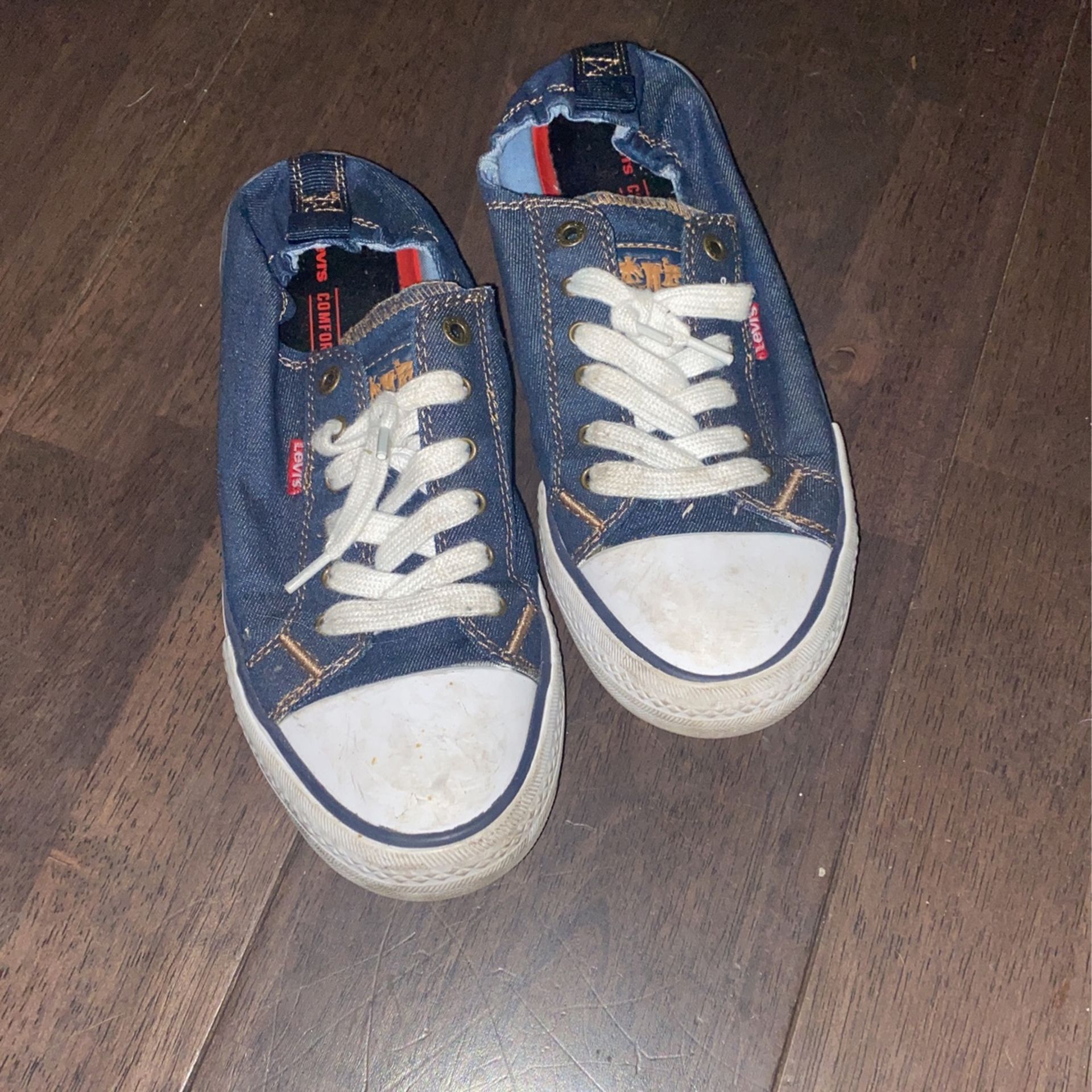 Levi Sneakers