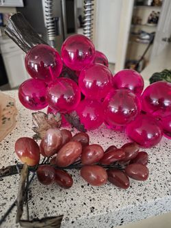 Decorative Acrylic and Stone Grape Cluster Set
