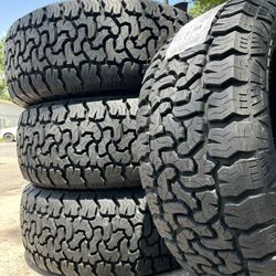 285 55 20 AMP TERRAIN PRO A/T 