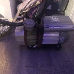 Becker VT4.16/0-86 Rotary Vane Vacuum Pump 1470/1750sp 200/200mbar Germany