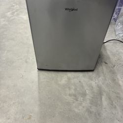 Whirlpool 2.7 Cubit Ft