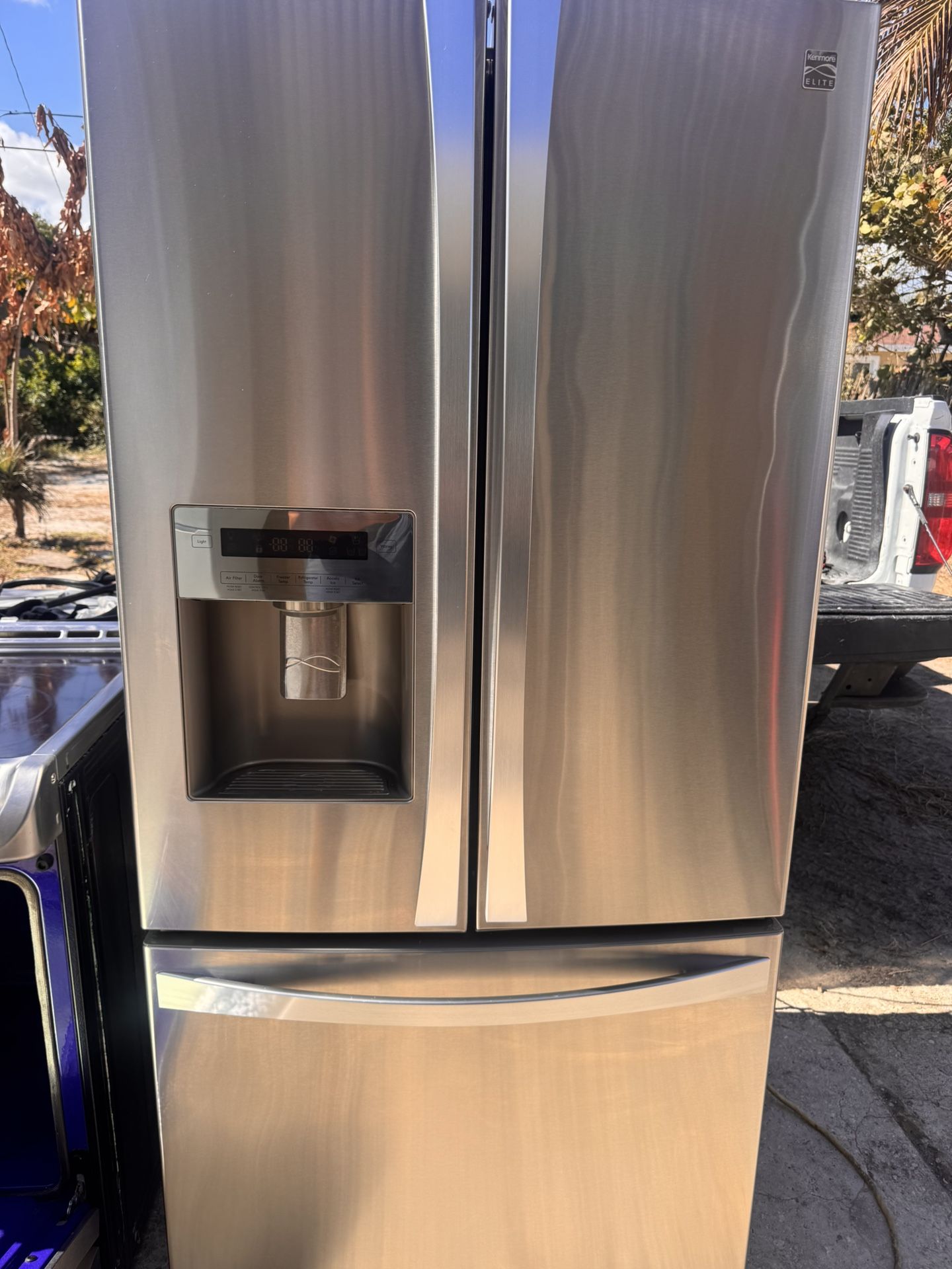 Kenmore Elite Refrigetor 33 Inch W