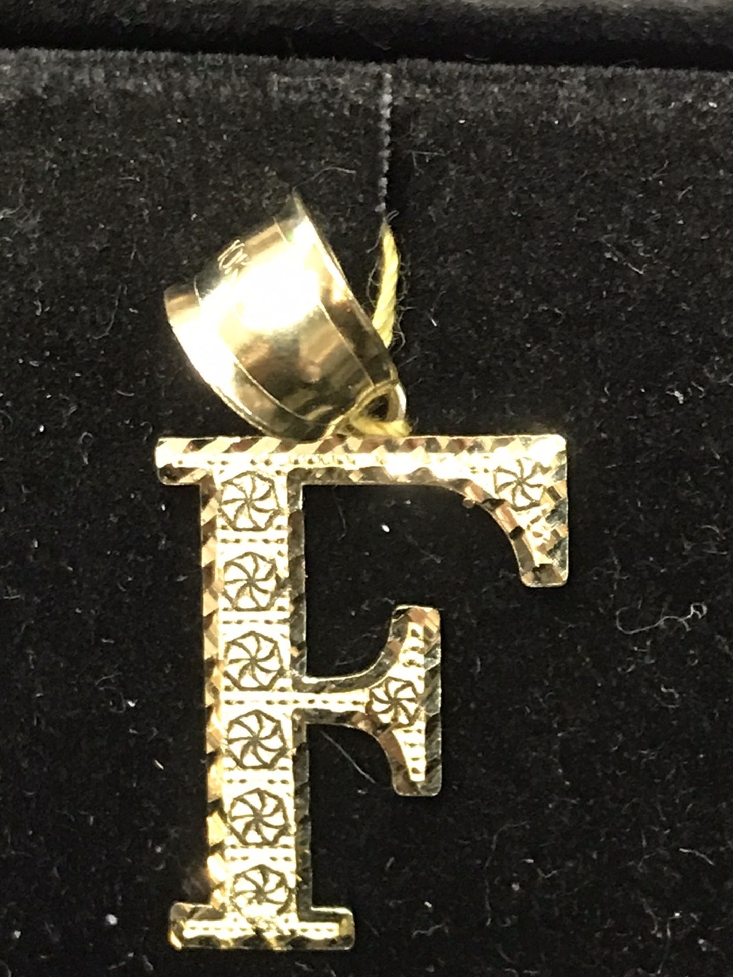 F Medallion  Initial Medallion initial Pendant pendantcharmscharm  medallion medalla Pendant charmspiece charm  medallionoro