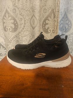 Sketchers womens 7.5 slip on shoes