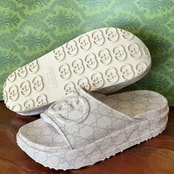 Gucci men slides 10 11