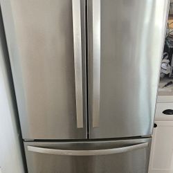2yr Old Refrigerator (Read Description) 
