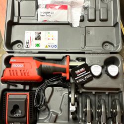 RIDGID 57378 RP 241 COMPACT PRESS TOOL KIT WITH 1/2"-1 1/4”PUREFLOW JAWS 