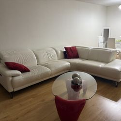 Modern Living Room Set – Excellent Condition