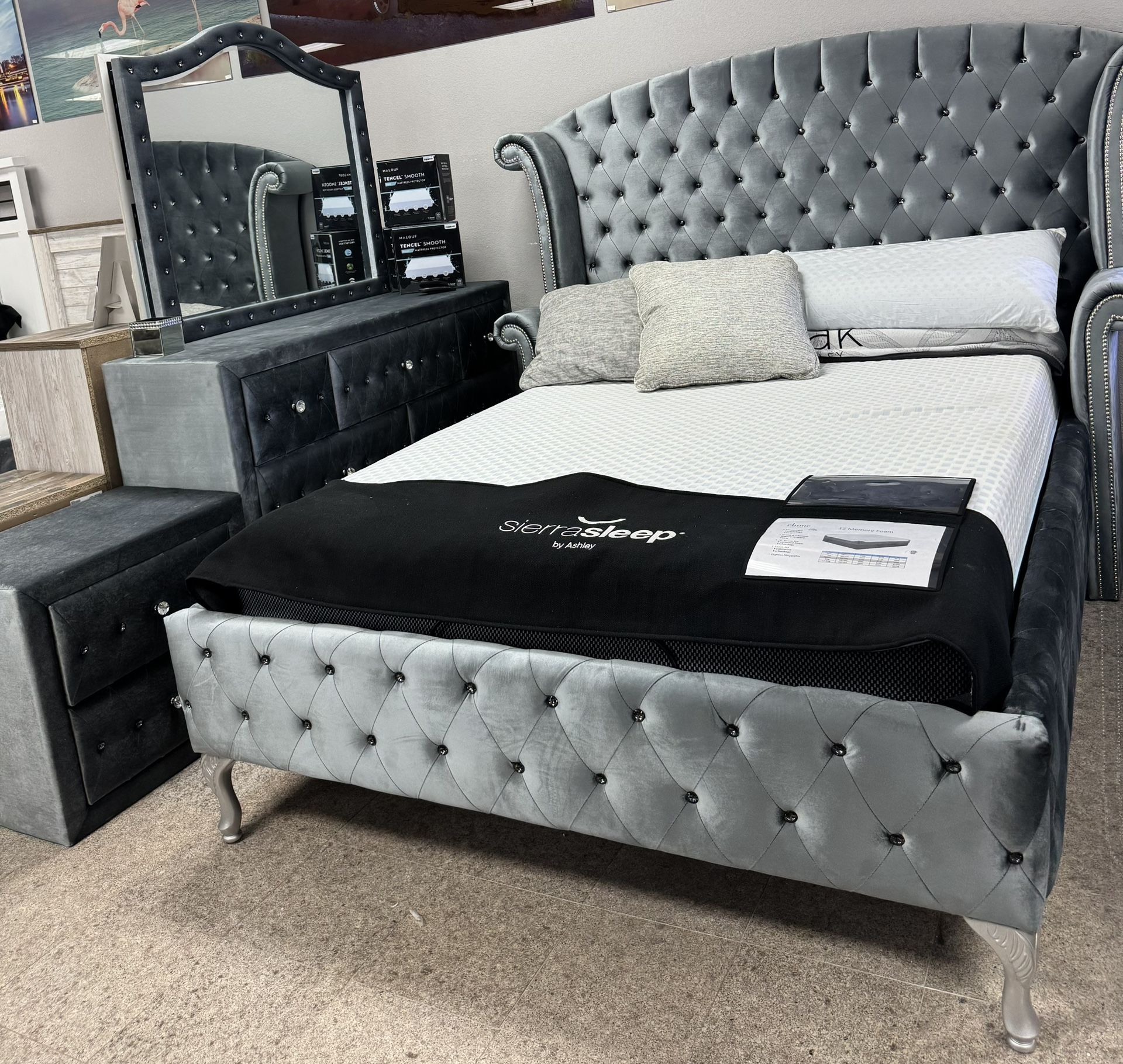 Queen Bedrom Set 4 Pc