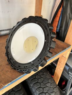 Lumens / Xeleum Lighting 