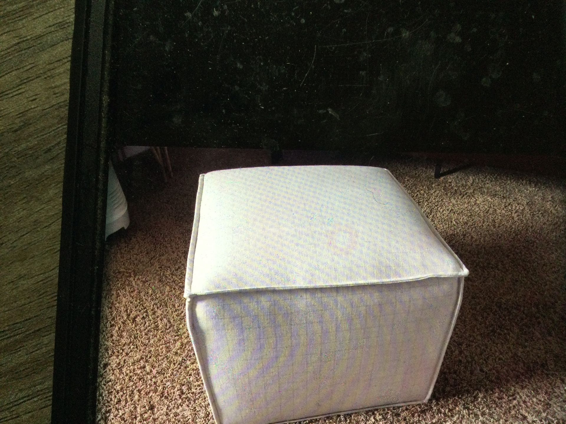HIGH END ELEGANT LUXURY OTTOMAN 24x24x24 BY URBAN NATURE RETAILS AT 1195 PLUS TAX …..NEW..NEVER USED