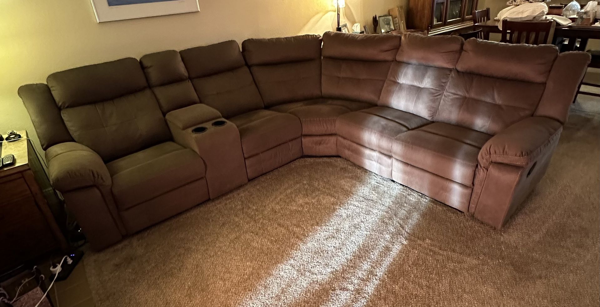 Comfy 3-piece sectional - 2 Corner Manual Recliners - 2 Cup Holders - Brown