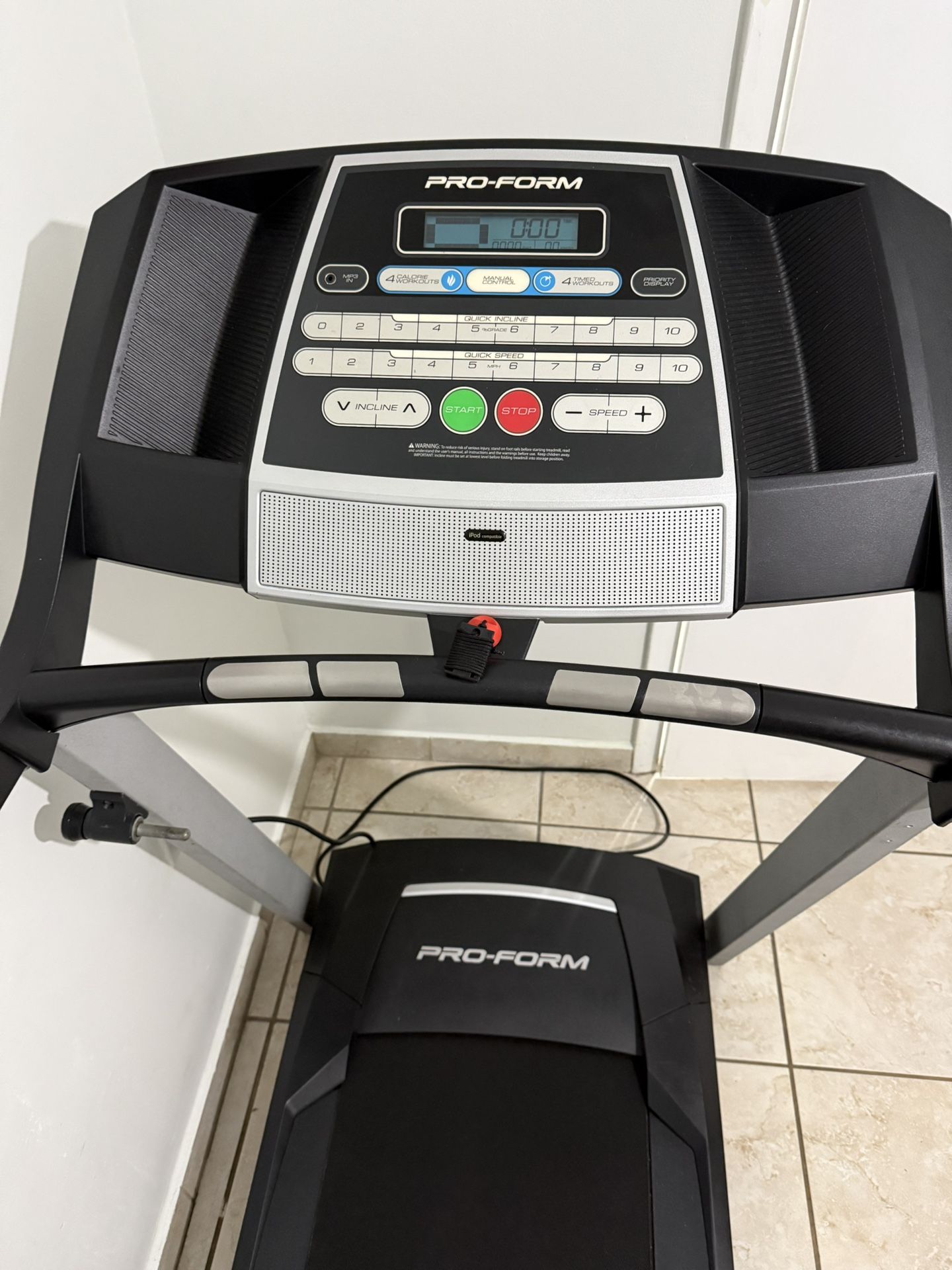Treadmill- Caminadora ( Pro-form perfect conditions)