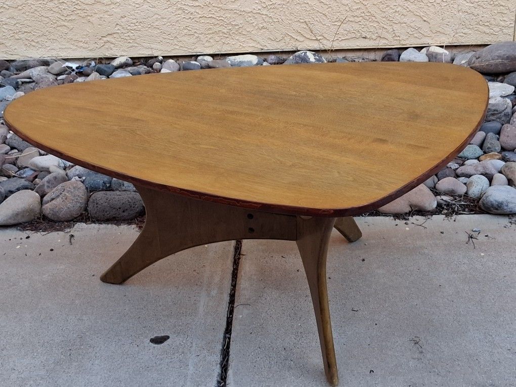 Coffee Table Mcm Style( Guitar Pick)