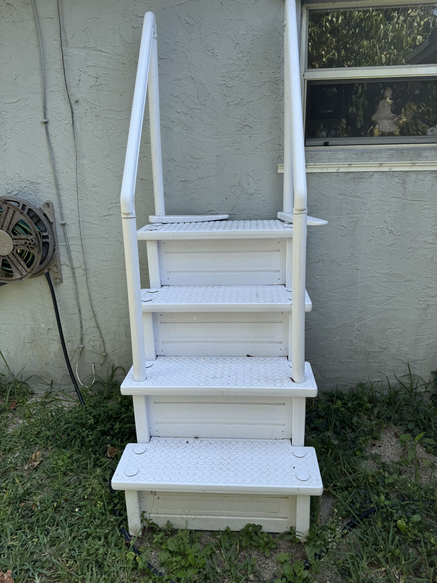 ESCALERA DE PISCINA